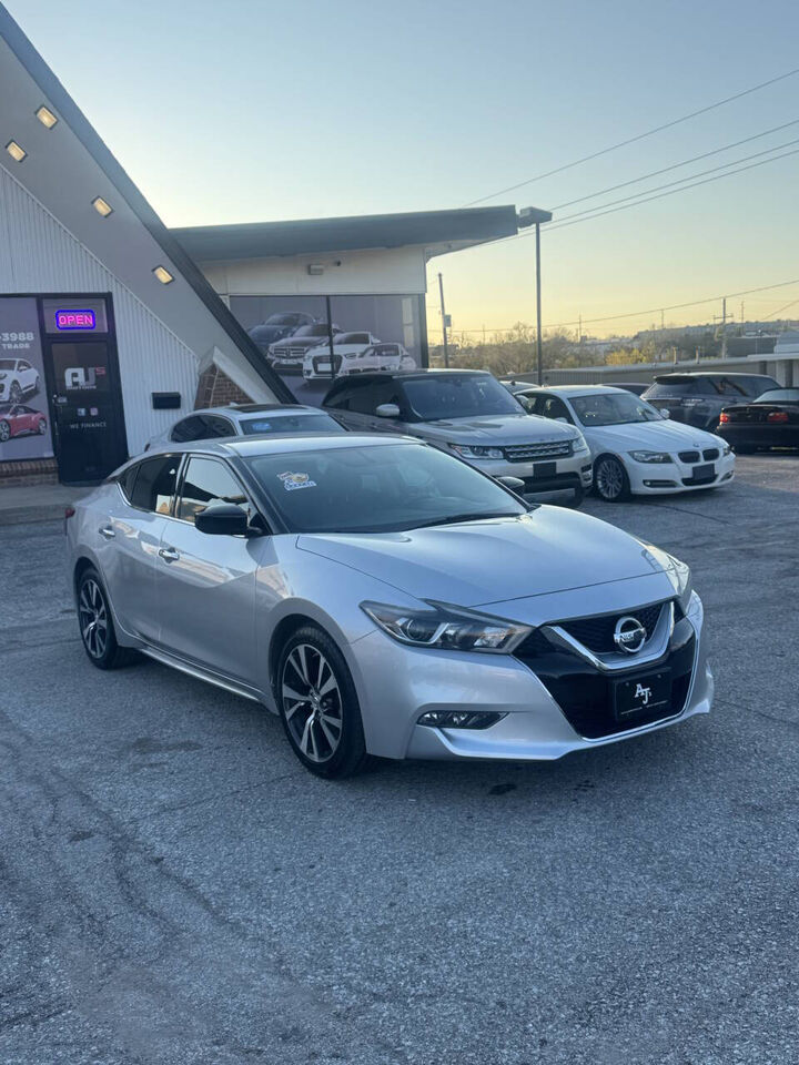 2016 NISSAN Maxima