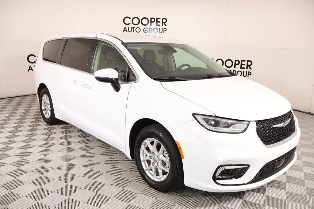 2023 CHRYSLER Pacifica