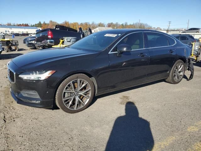 2018 VOLVO S90