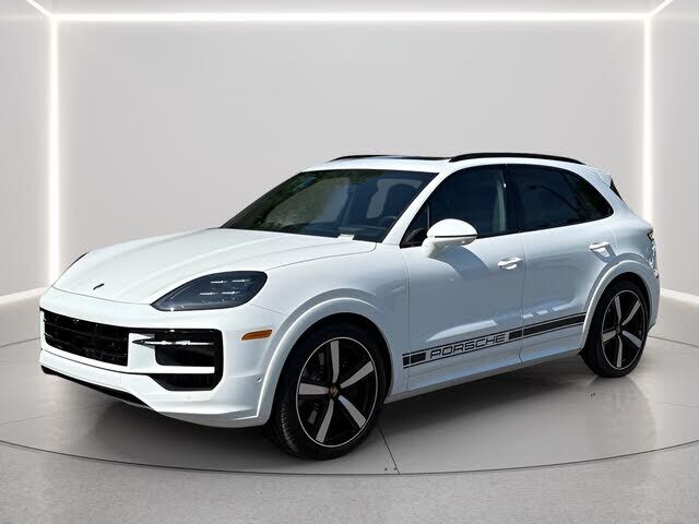 2025 PORSCHE Cayenne