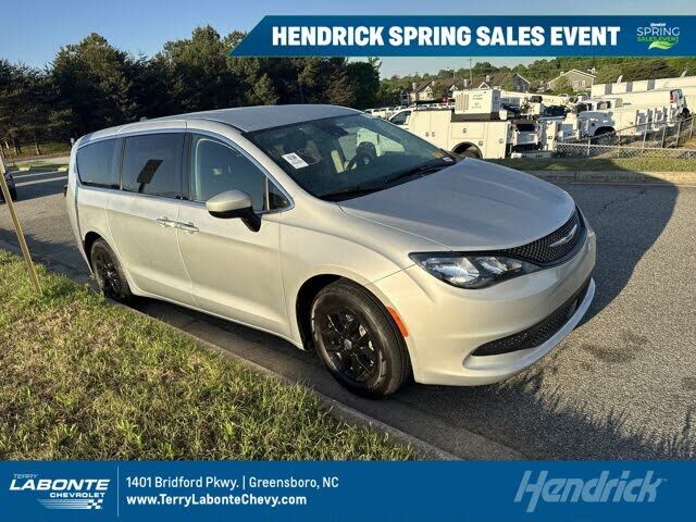 2023 CHRYSLER Voyager