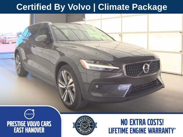 2025 VOLVO V60CC