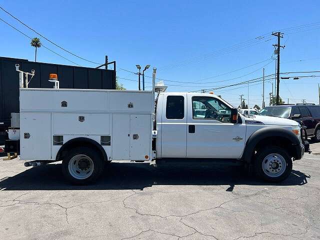 2011 FORD F-550