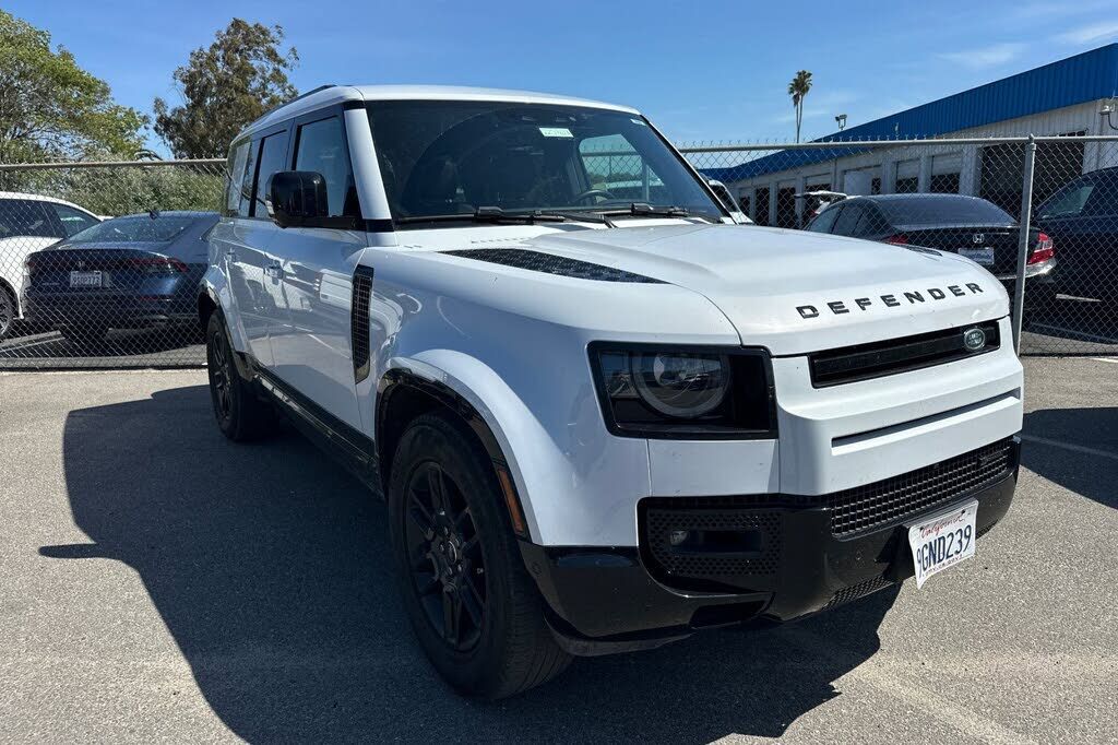 2023 LAND ROVER Defender