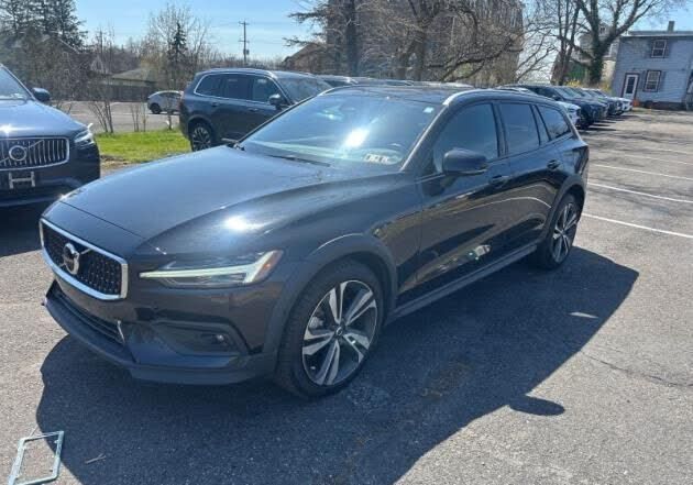 2024 VOLVO V60CC