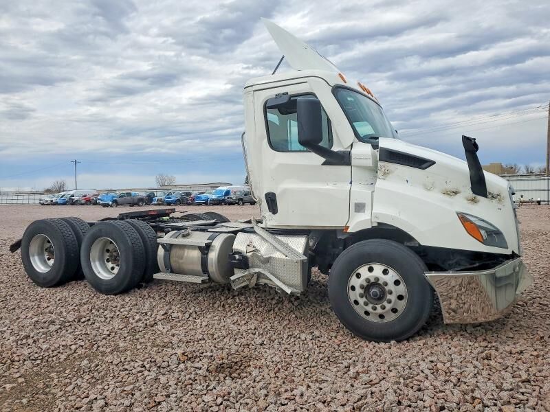 2025 FREIGHTLINER Cascadia
