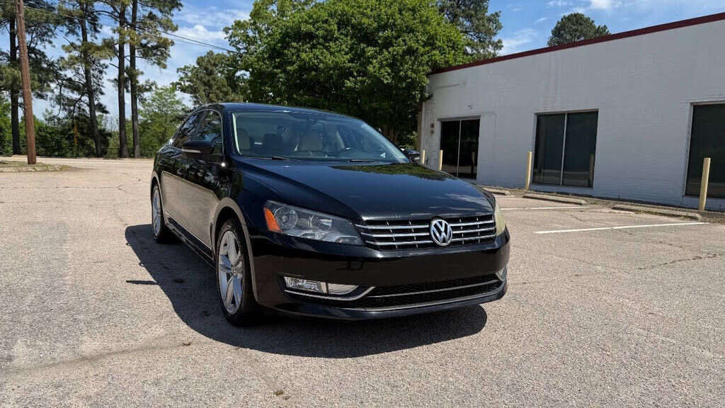 2014 VOLKSWAGEN Passat