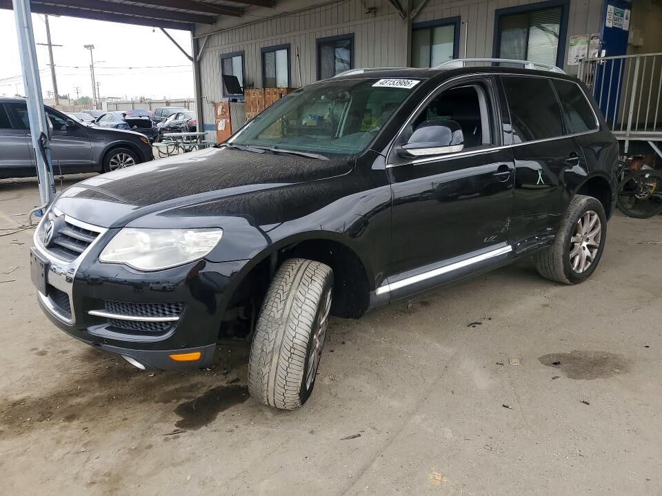 2010 VOLKSWAGEN Touareg