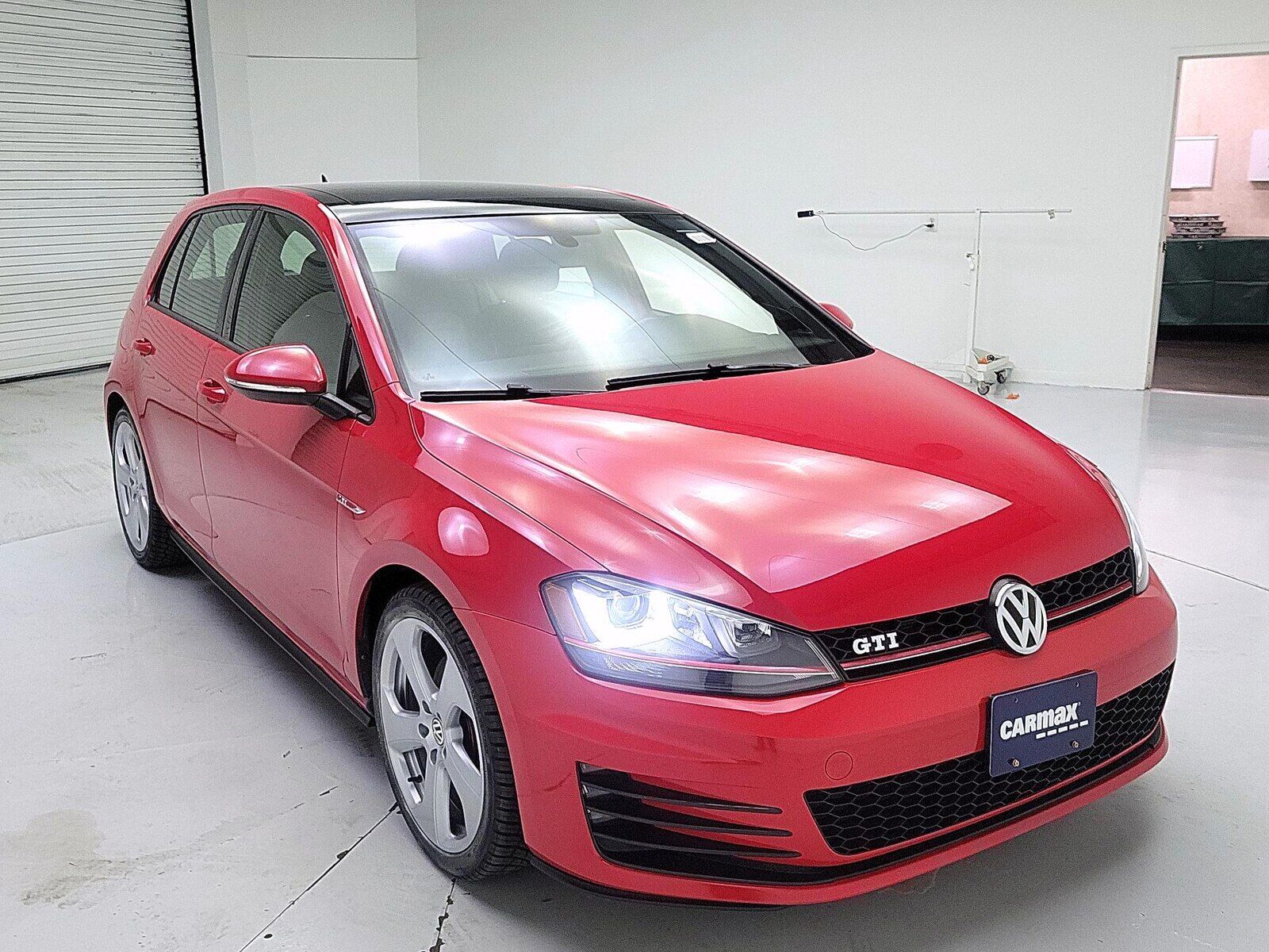 2016 VOLKSWAGEN Golf GTI