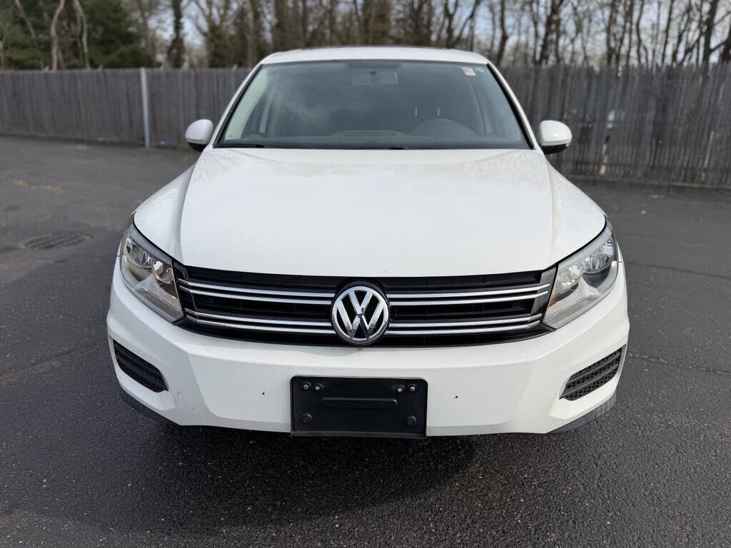 2012 VOLKSWAGEN Tiguan