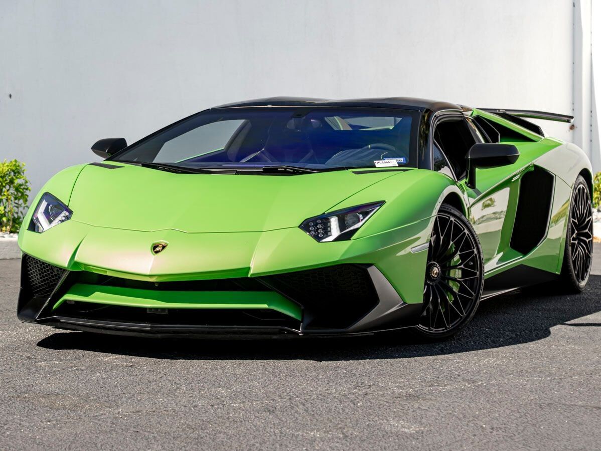 2017 LAMBORGHINI Aventador
