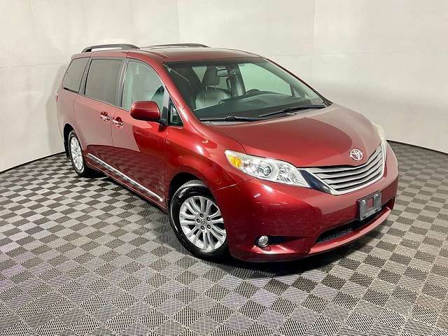 2017 TOYOTA Sienna