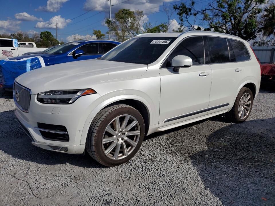 2017 VOLVO XC90