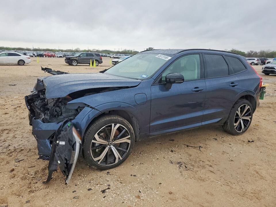 2025 VOLVO XC60