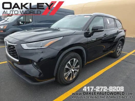 2021 TOYOTA Highlander