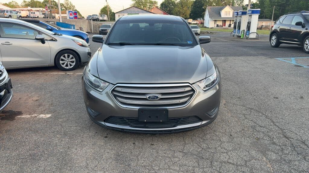 2013 FORD Taurus
