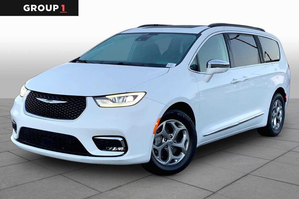 2022 CHRYSLER Pacifica