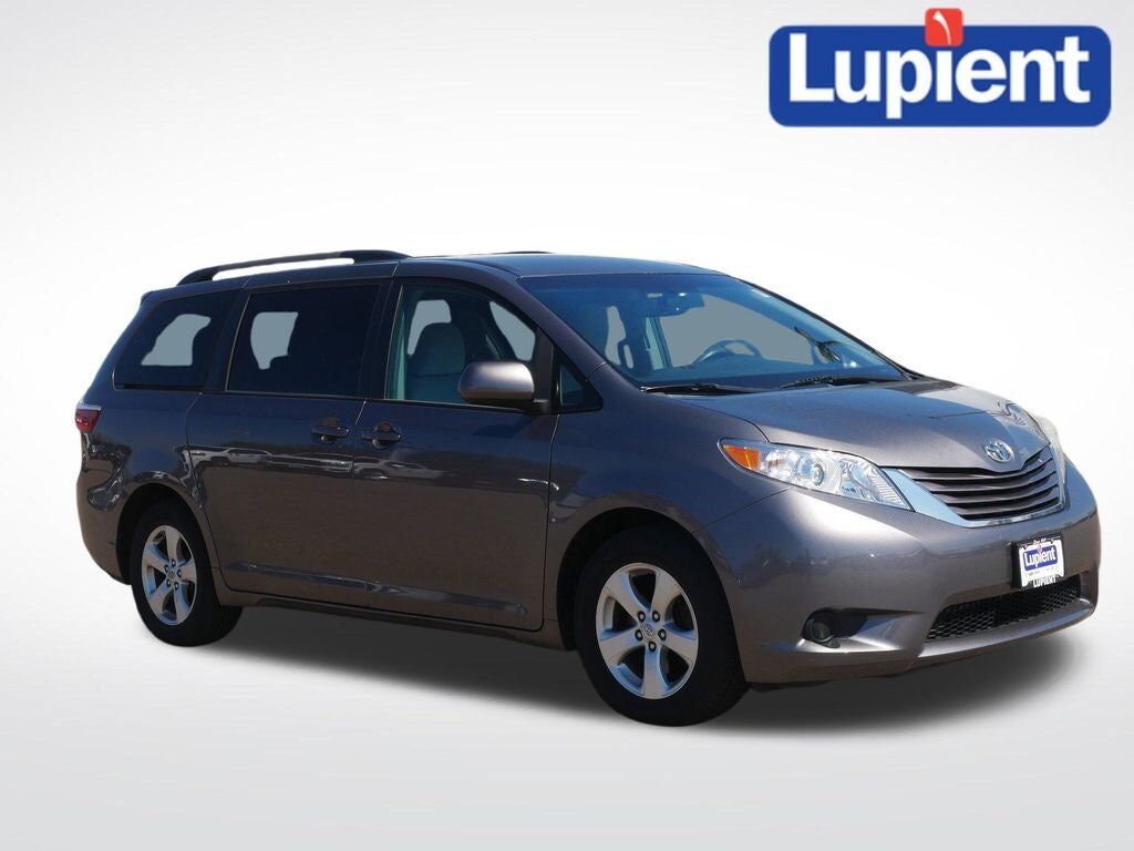 2015 TOYOTA Sienna