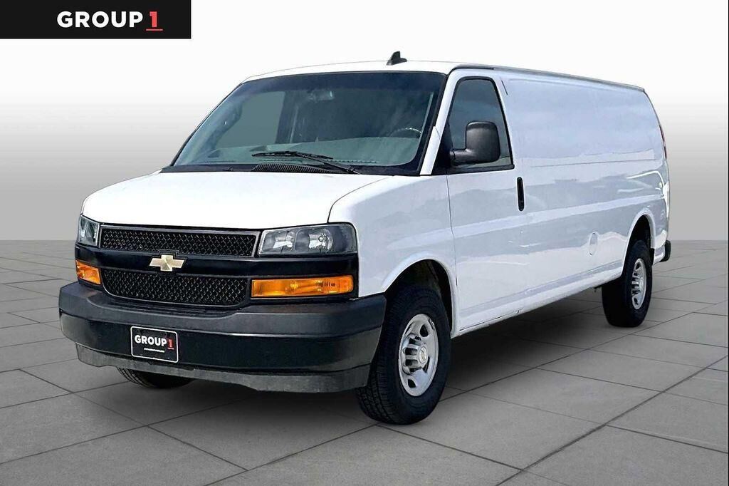 2023 CHEVROLET Express