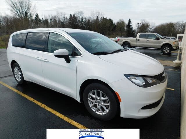 2023 CHRYSLER Voyager