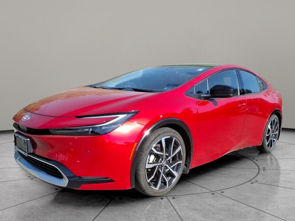2025 TOYOTA Prius
