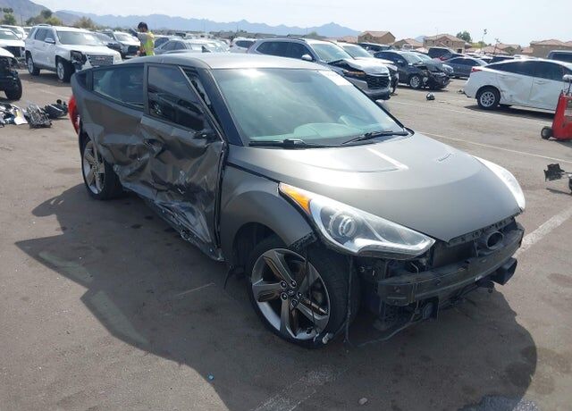 2013 HYUNDAI Veloster