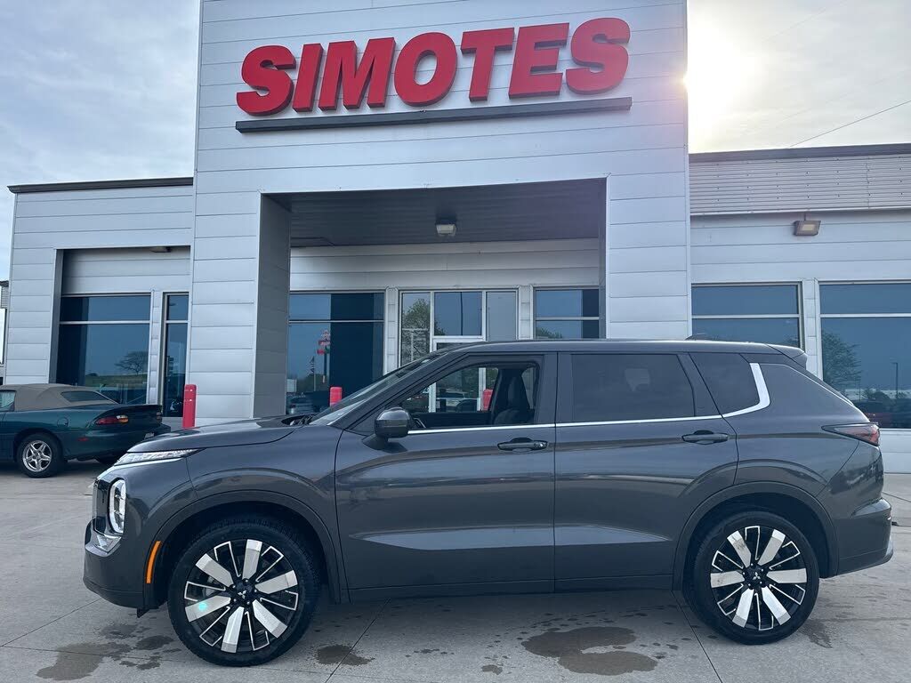 2025 MITSUBISHI Outlander