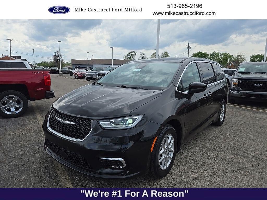 2023 CHRYSLER Pacifica