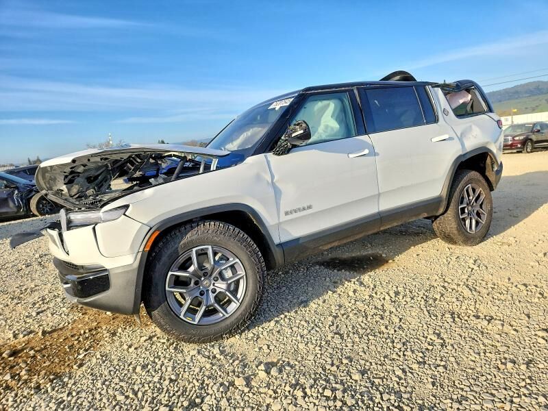 2025 RIVIAN R1S
