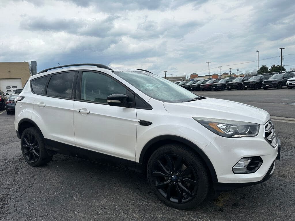 2017 FORD Escape