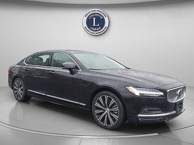 2025 VOLVO S90