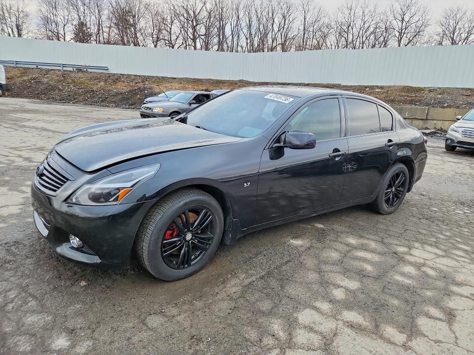 2015 INFINITI Q40