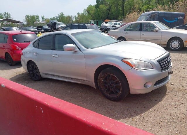 2011 INFINITI M37
