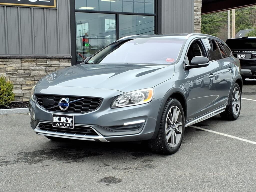 2016 VOLVO V60CC