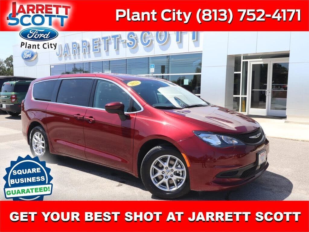 2023 CHRYSLER Voyager