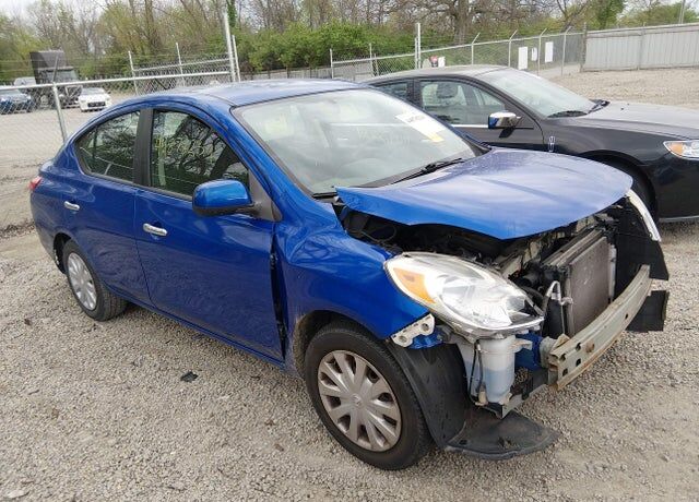 2012 NISSAN Versa