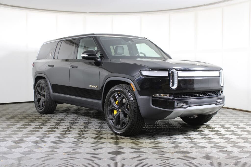 2022 RIVIAN R1S