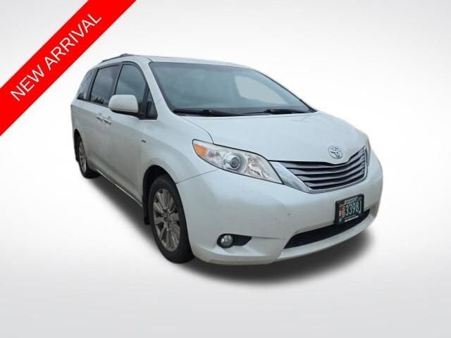 2017 TOYOTA Sienna