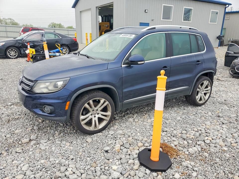 2016 VOLKSWAGEN Tiguan