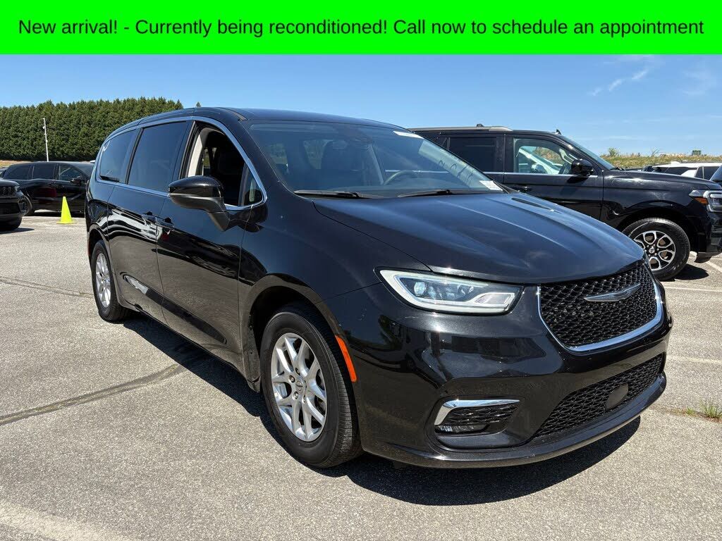 2023 CHRYSLER Pacifica