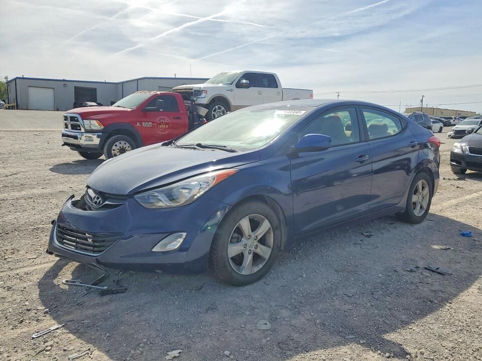 2013 HYUNDAI Elantra