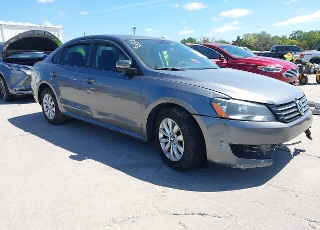 2012 VOLKSWAGEN Passat