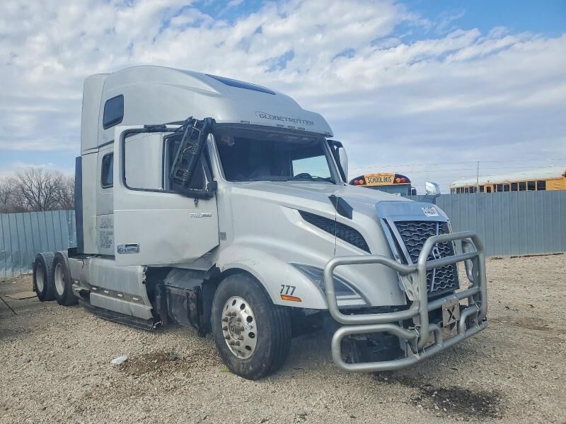 2020 VOLVO TRUCK VNL