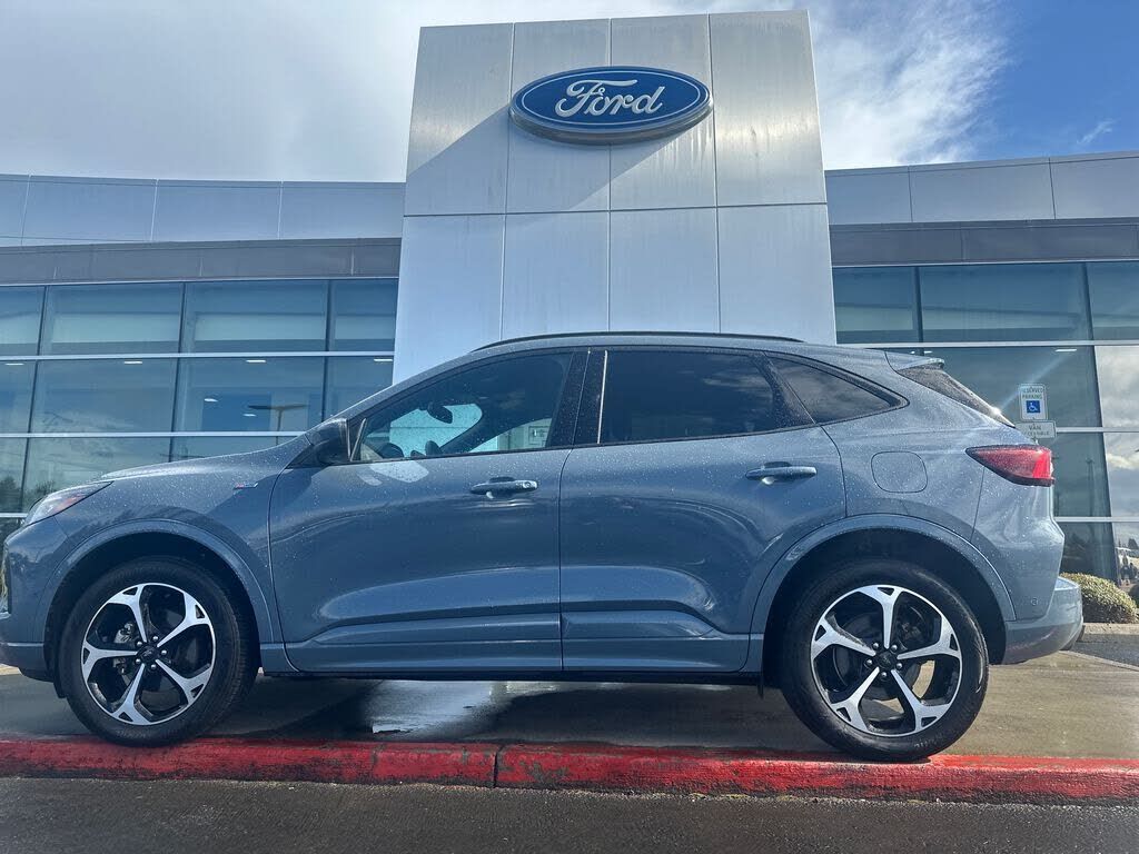 2024 FORD Escape