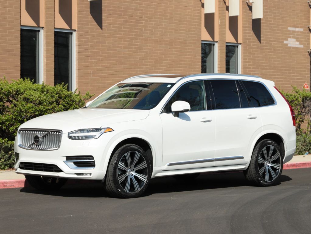 2023 VOLVO XC90