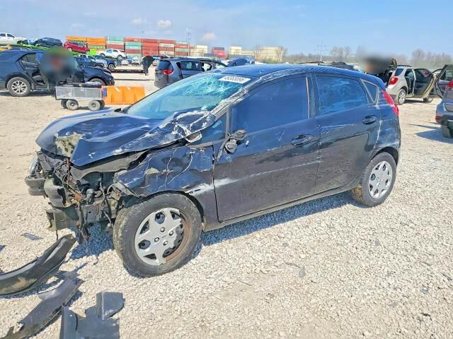 2013 FORD Fiesta