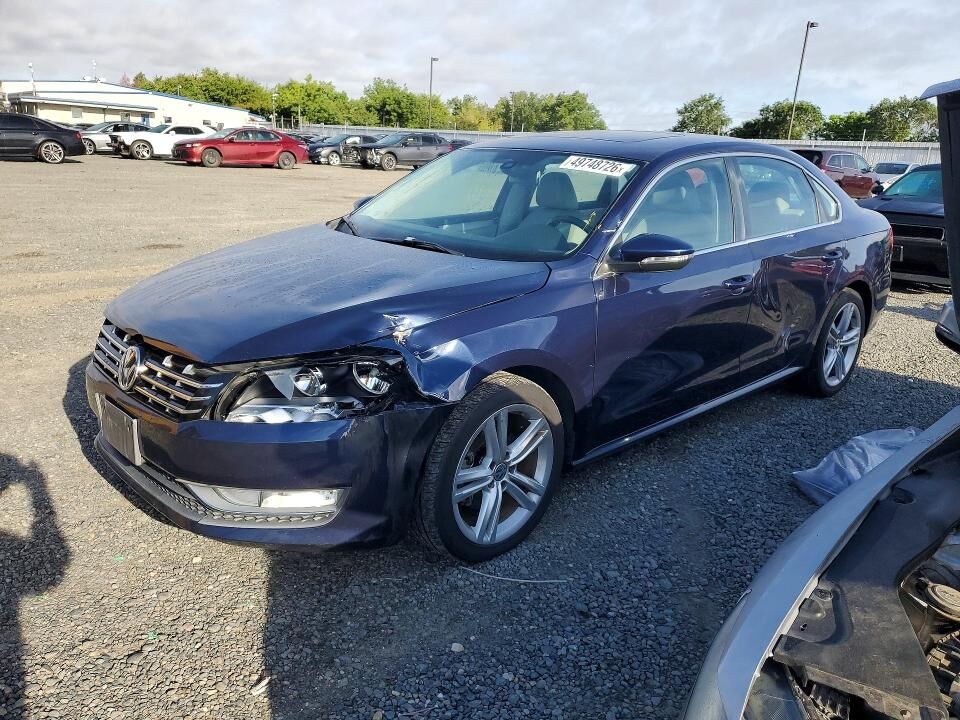 2012 VOLKSWAGEN Passat