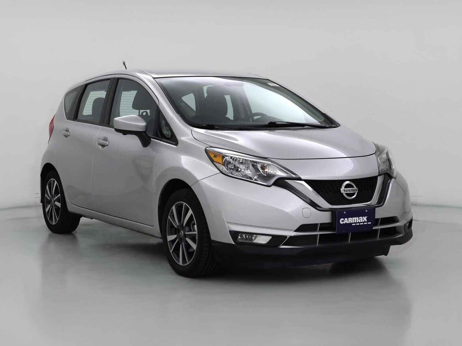 2017 NISSAN Versa