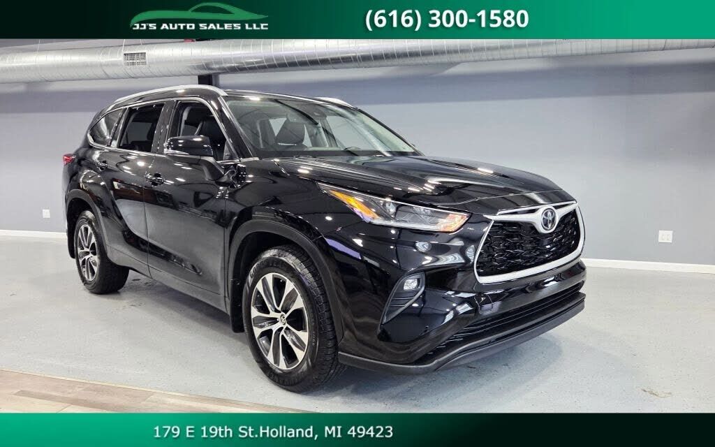 2021 TOYOTA Highlander