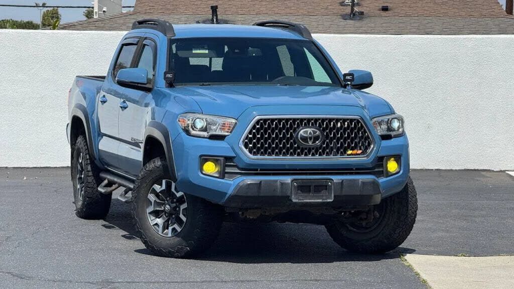 2019 TOYOTA Tacoma